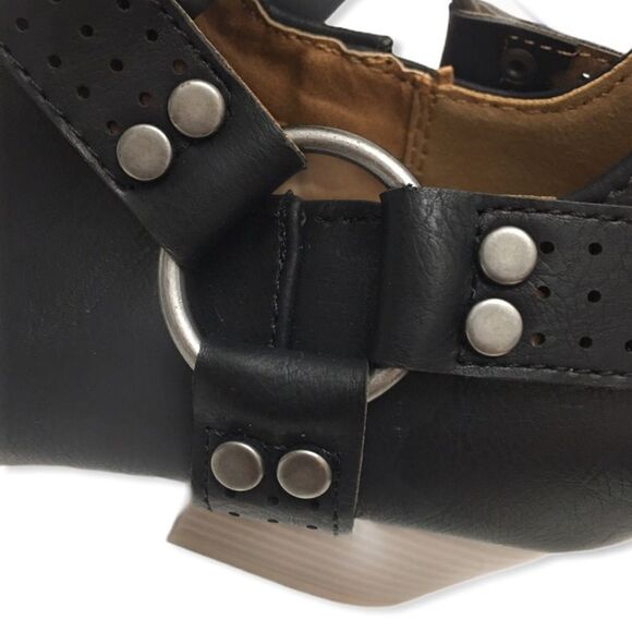 Qupid Black Pointed Toe Cut-out Ankle Booties - Picture 8 of 13